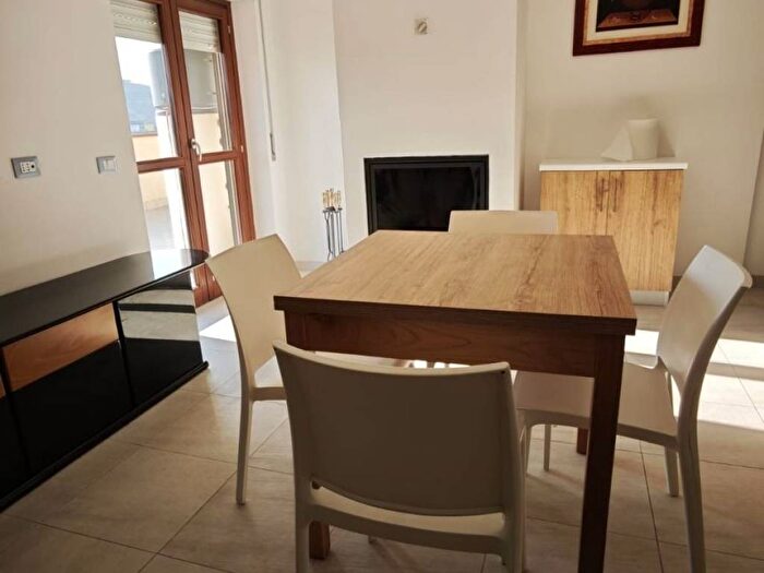 Casa trilocale in affitto in Via Giuseppe Sisca, Panebianco Tribunale, Cosenza