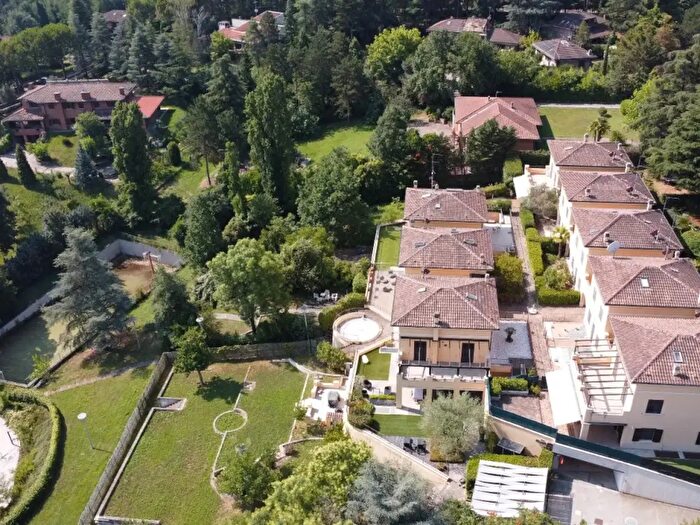 Casa con 6 locali in vendita in San Lazzaro Di Savena