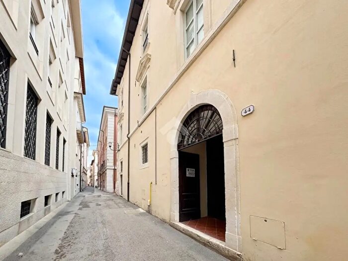 Appartamento bilocale in vendita in Via Rosso Guelfaglione, L'Aquila