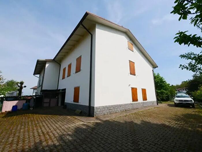 Casa con 6 locali in vendita in Via Italia, Serramazzoni