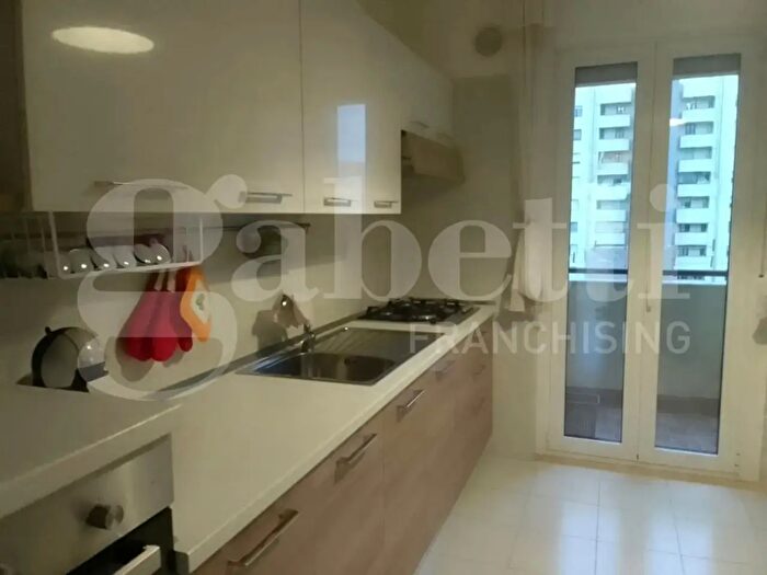 Appartamento quadrilocale in vendita in Piazza Sandro Pertini, Taranto