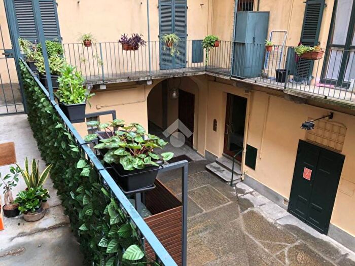 Appartamento bilocale in affitto in Via Giuseppe Luigi Lagrange, Via Roma, Torino