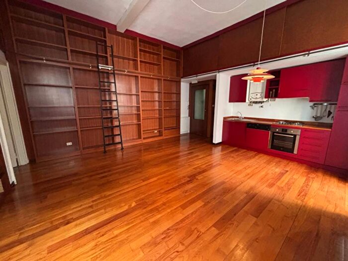 Appartamento bilocale in affitto in via Castel Morrone, Indipendenza, Milano