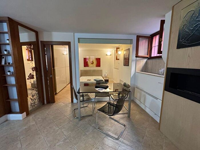Appartamento trilocale in affitto in Via delle Rose, Centocelle, Roma