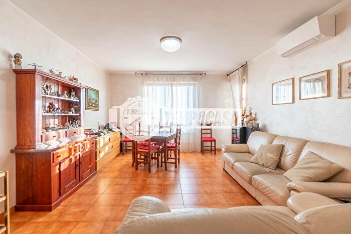 Appartamento quadrilocale in vendita in Roma