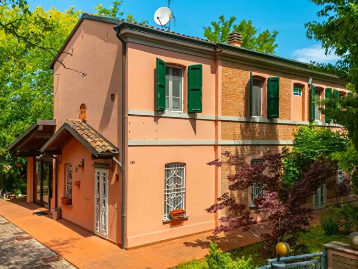 Casa con 5 locali in vendita in Via Lughese, Forli'