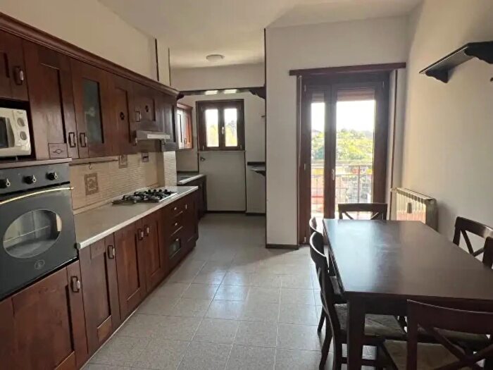 Appartamento trilocale in affitto in Via Roma, Banchette