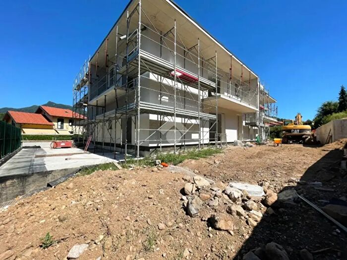 Appartamento trilocale in vendita in Via Piave, Bisuschio