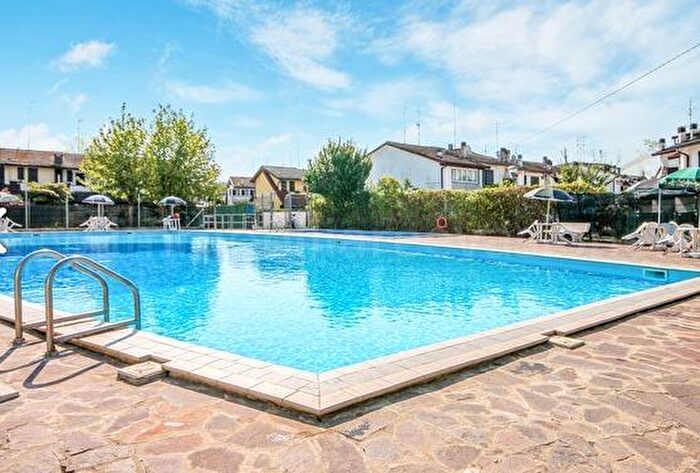 Casa con 8 locali in vendita in Via Sirio C, Comacchio