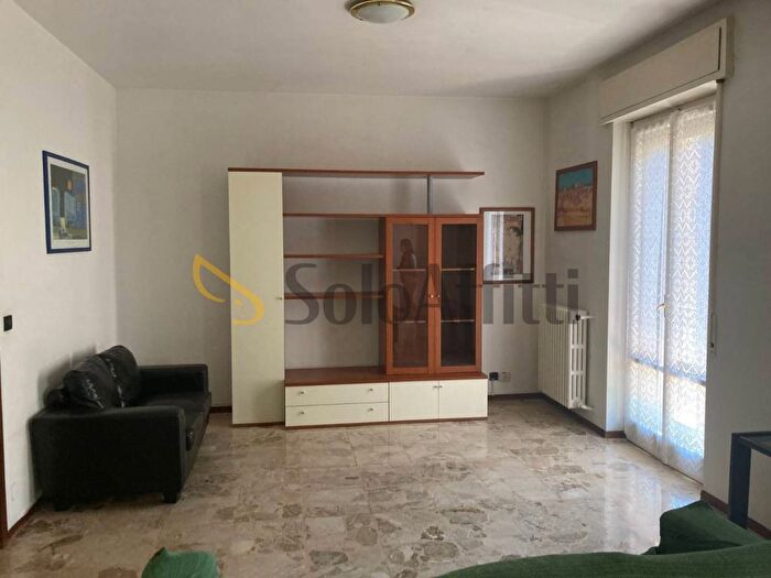 Appartamento trilocale in affitto in Via Delle Benedettine, Piazzale Milano Stazione, Piacenza