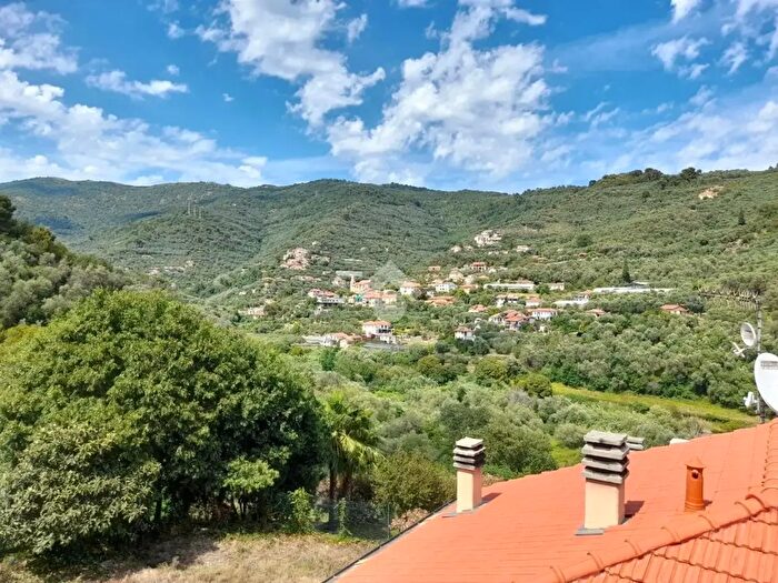 Casa con 6 locali in vendita in Località Villatalla, Diano Arentino