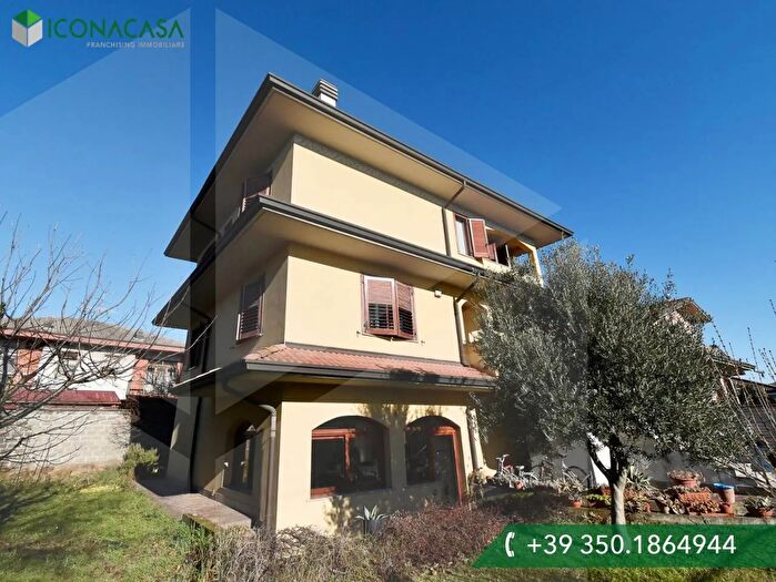 Casa con 7 locali in vendita in Via Europa, Busto Garolfo