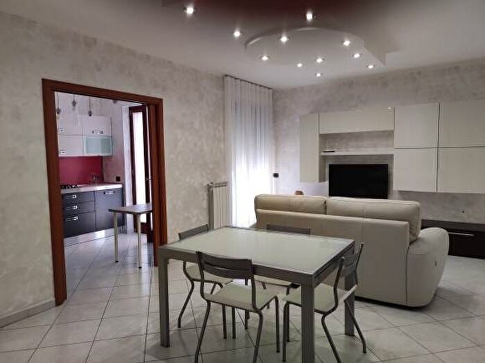 Appartamento trilocale in affitto in Vico Appia, Cappuccini, Brindisi