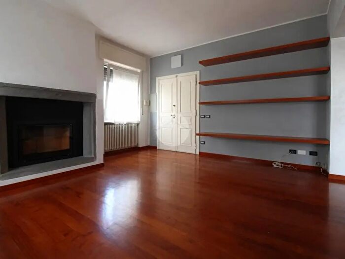 Appartamento trilocale in vendita in Via Evaristo Baschenis, Romano Di Lombardia