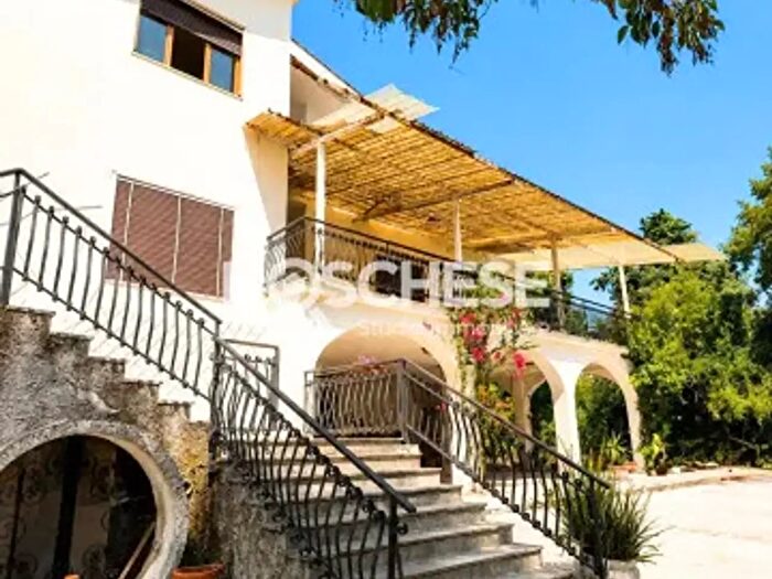 Casa con 6 locali in vendita in Via Cristoforo Colombo, Pontecagnano Faiano