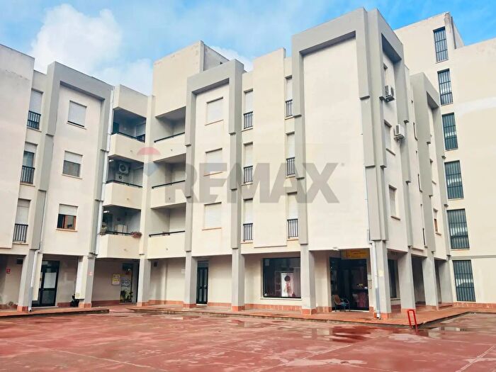 Appartamento con 6 locali in vendita in Via Pietro Calamandrei, Vittoria