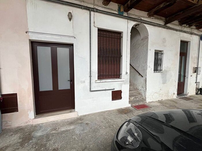 Appartamento monolocale in affitto in Via Filippo Corridoni, Centro, Arcore