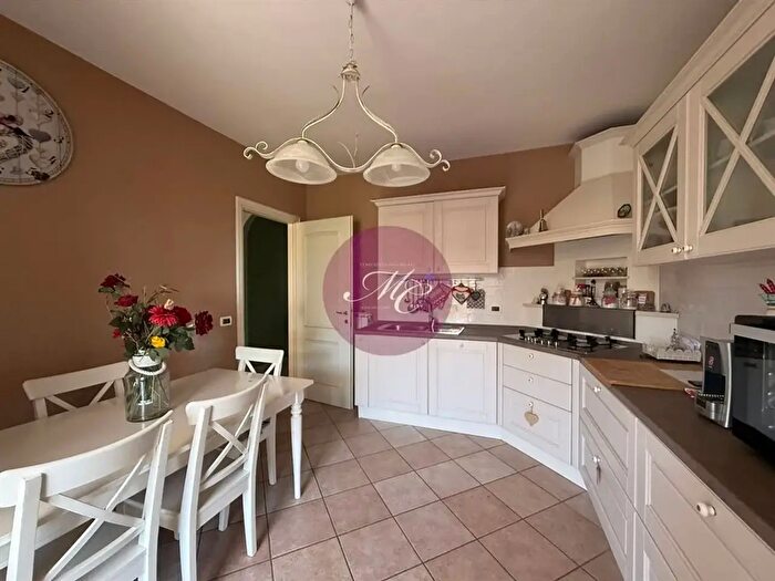Appartamento trilocale in vendita in Via del Navarco, Ravenna