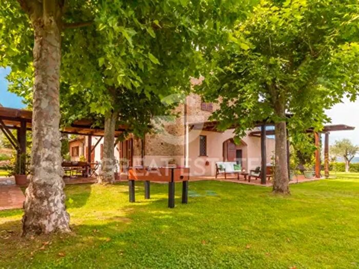 Casa con 6 locali in vendita in Via del Giuoco, Guardea