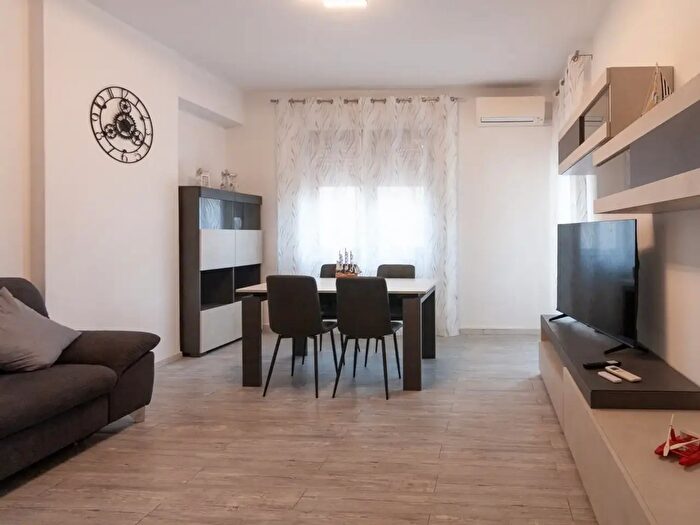 Appartamento quadrilocale in affitto in Via Dante, Follonica