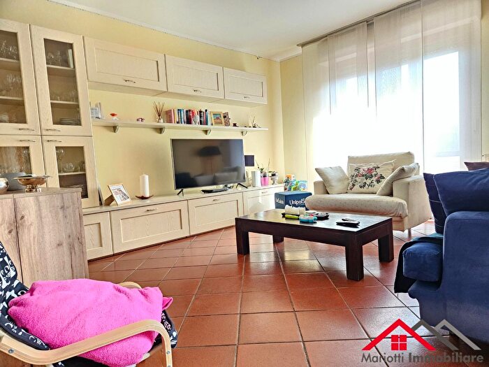 Casa con 5 locali in vendita in San Giuliano Terme