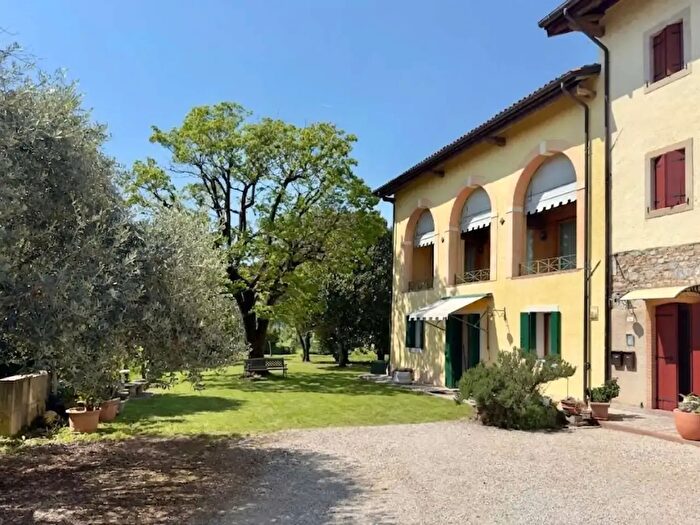 Casa con 7 locali in vendita in Via Monte Nero, Conegliano