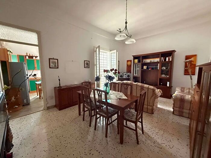 Appartamento con 9 locali in vendita in Mazara Del Vallo