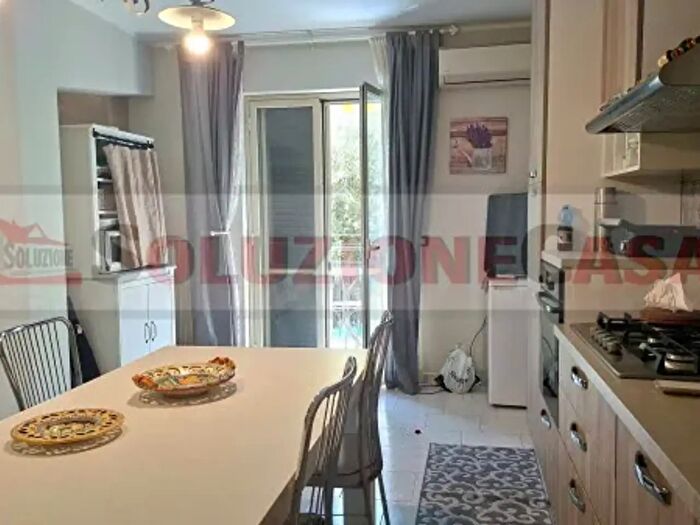 Appartamento trilocale in vendita in Via Stradella Catania, Santa Teresa Di Riva