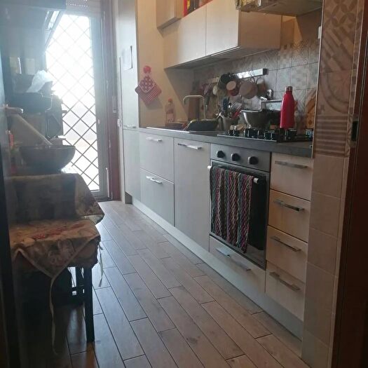 Appartamento trilocale in vendita in Via Monti della Laga, Roma