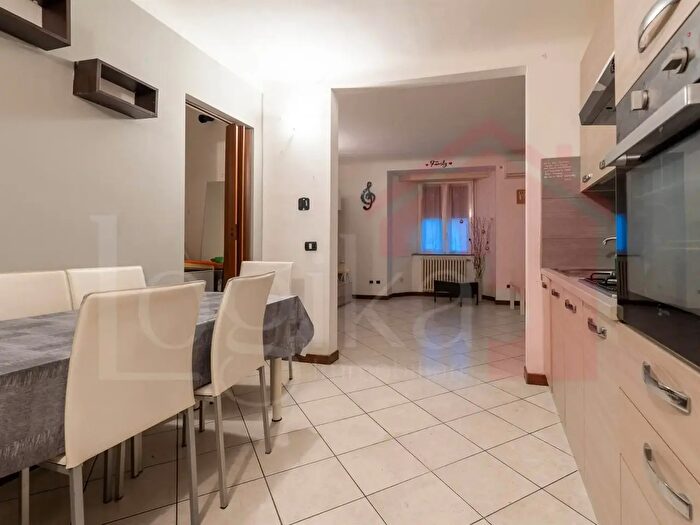 Casa bilocale in vendita in Via Roma, Vidigulfo