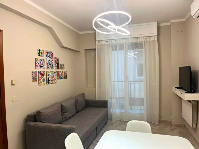 Appartamento trilocale in affitto in Via Vincenzo Bellini, Centro, Alassio