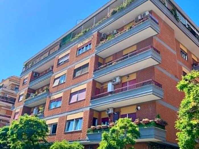 Appartamento quadrilocale in affitto in Viale dei Promontori, Ostia Levante, Roma