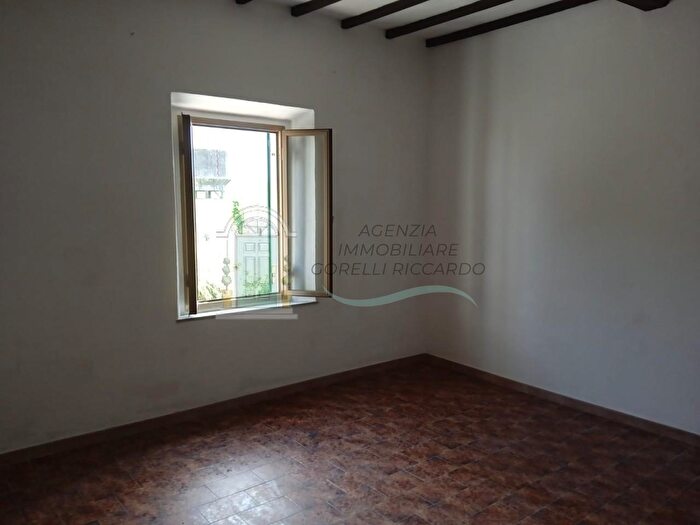 Appartamento trilocale in vendita in Asciano