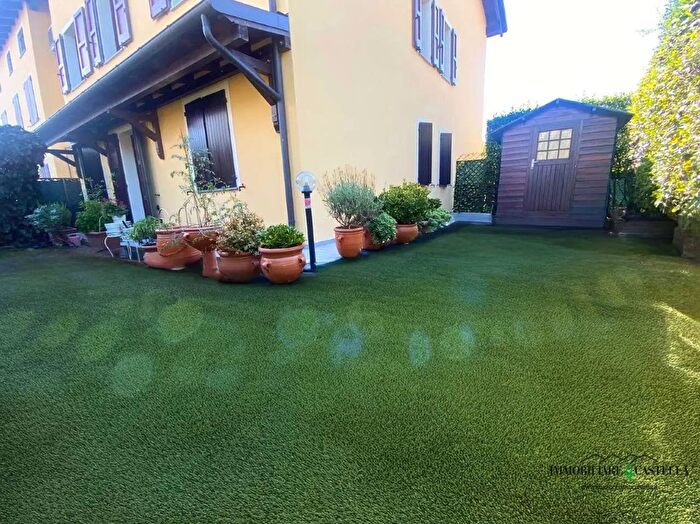 Appartamento bilocale in vendita in Piazza Matteotti Quattro Castella, Quattro Castella