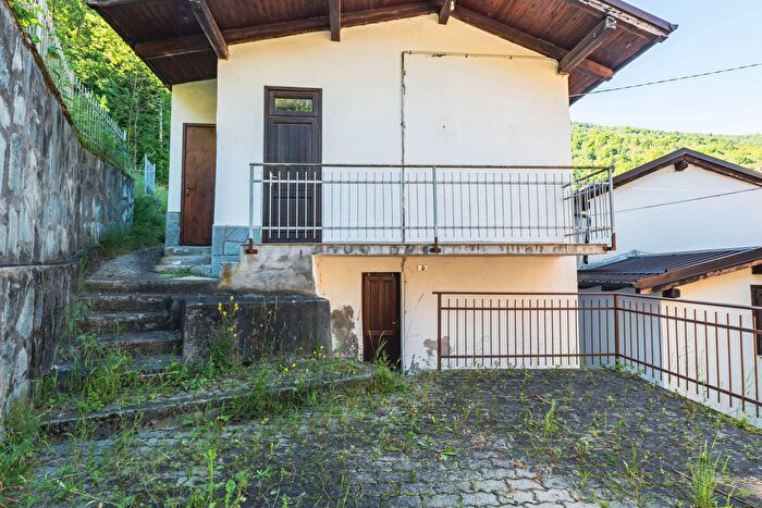 Casa quadrilocale in vendita in Borgata Giulberso Snc, Perrero