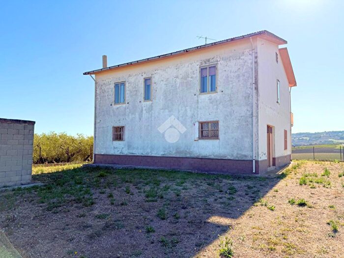 Casa con 9 locali in vendita in Contrada Querce Grosse, Montenero Di Bisaccia