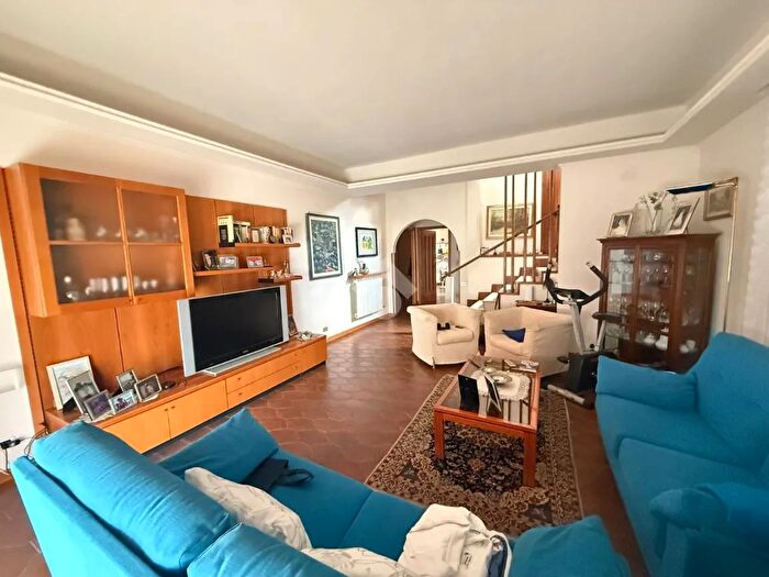 Appartamento quadrilocale in vendita in Via Lazio, Aprilia