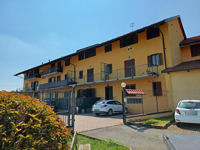 Appartamento trilocale in vendita in Strada San Giovanni, San Carlo Canavese