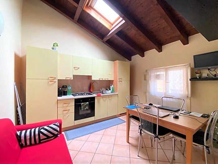 Appartamento bilocale in affitto in Vicolo del Pero, Loggia Garibaldi, Brescia