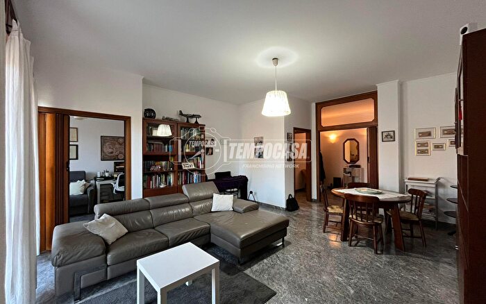 Appartamento quadrilocale in affitto in Via Vincenzo Bellini, Monza