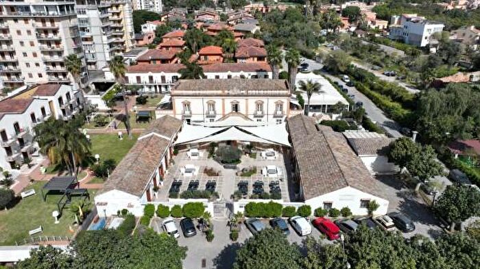 Casa con 6 locali in vendita in Via Villa Rosato, Palermo