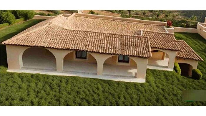 Casa quadrilocale in vendita in Via Pirandello, Andrano