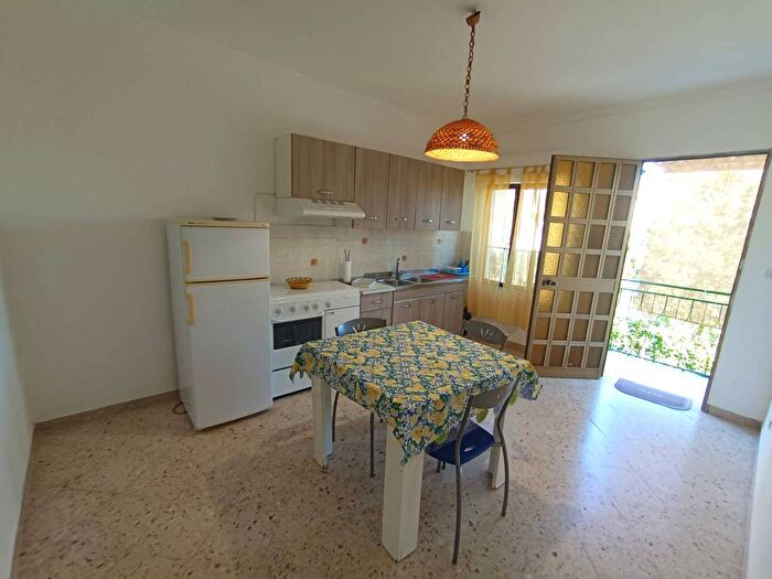 Appartamento bilocale in affitto in Via dei Normanni, Campofelice di Roccella