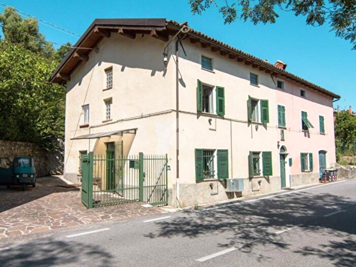 Appartamento trilocale in affitto in Via Provinciale Sud, Carrosio