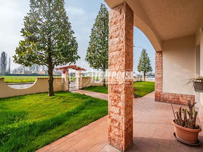 Appartamento trilocale in vendita in Via Dante Alighieri, Galliera