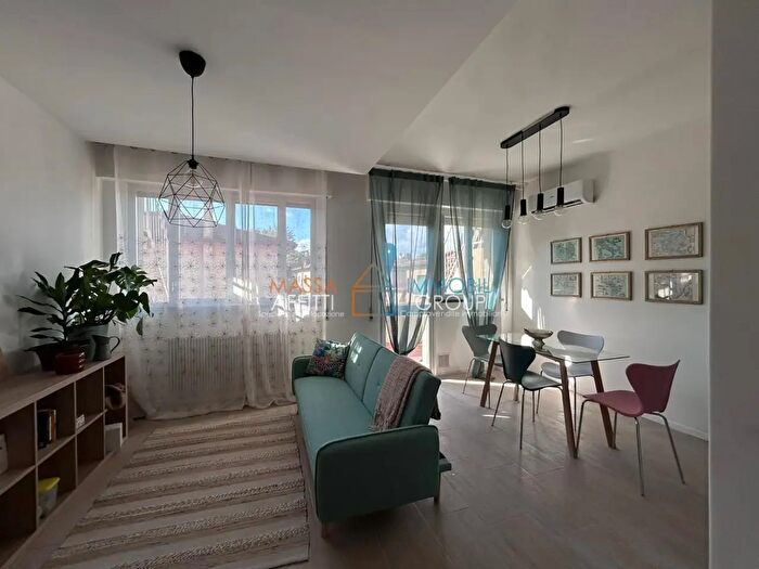 Appartamento quadrilocale in vendita in Via Arezzo, Massa