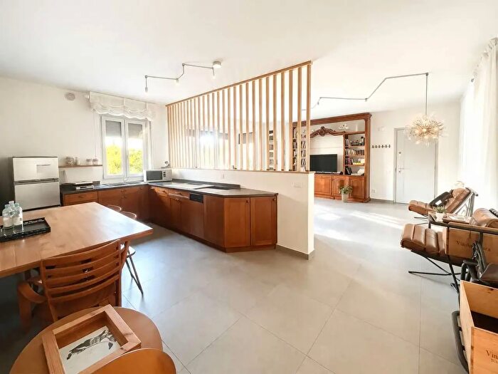 Appartamento quadrilocale in vendita in Via Settembre, Sirmione