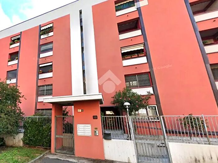 Appartamento trilocale in vendita in Via Giorgio De Chirico, Milano