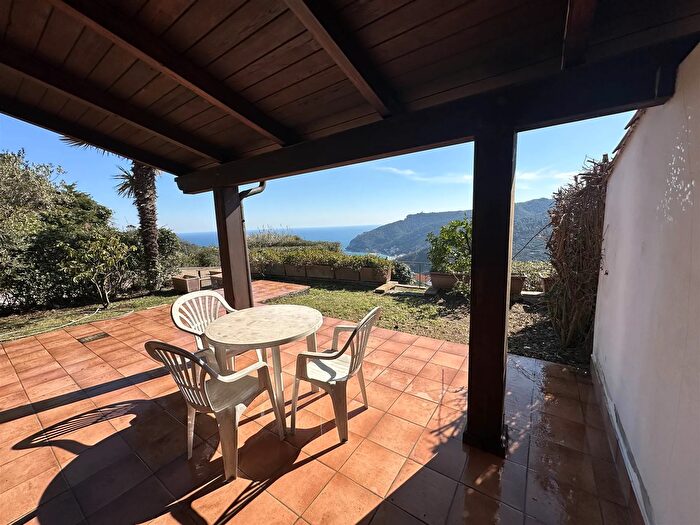 Appartamento quadrilocale in affitto in Noli Savona Sv, Noli