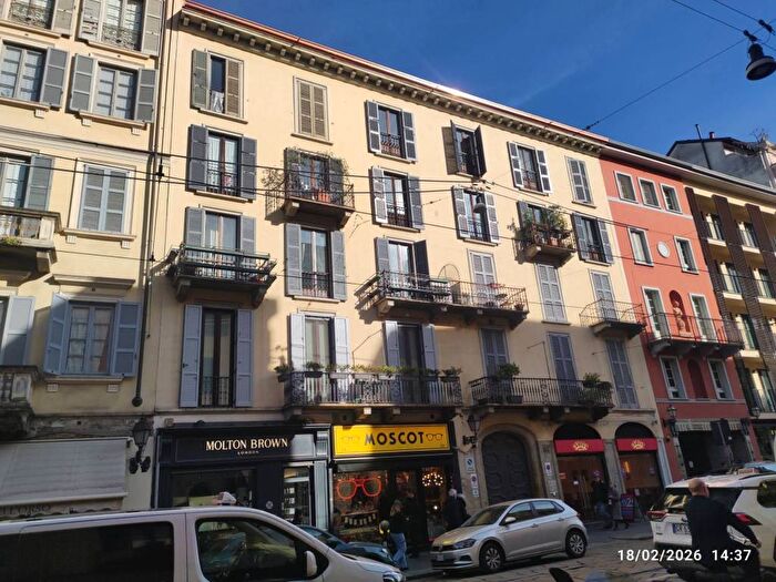 Appartamento quadrilocale in affitto in via Ponte Vetero, Brera, Milano